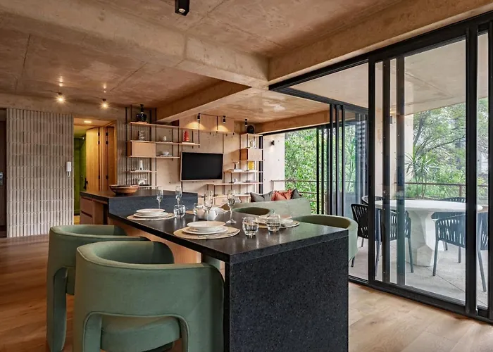 Stylish With Balcony Steps From Cafe Cidade do México